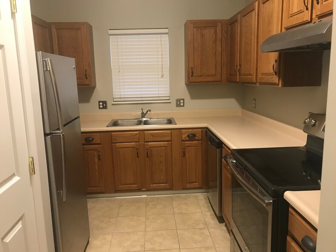 Kitchen Area - 4801 Lyons View Pike