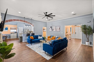 Building Photo - 324 Woodcrest Dr