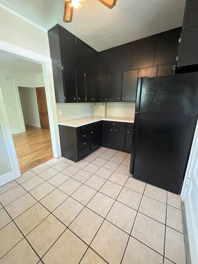Foto del edificio - 2523 N Brady St