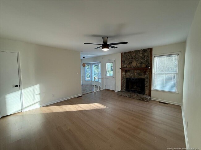 Foto del edificio - 6537 Grist Mill Rd
