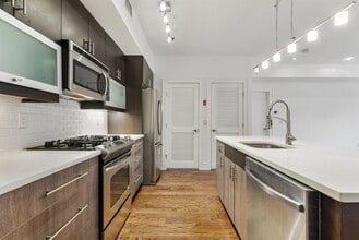 Building Photo - 635 6th St