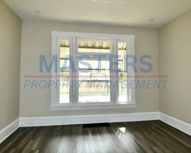 Building Photo - 834 Prouty Ave