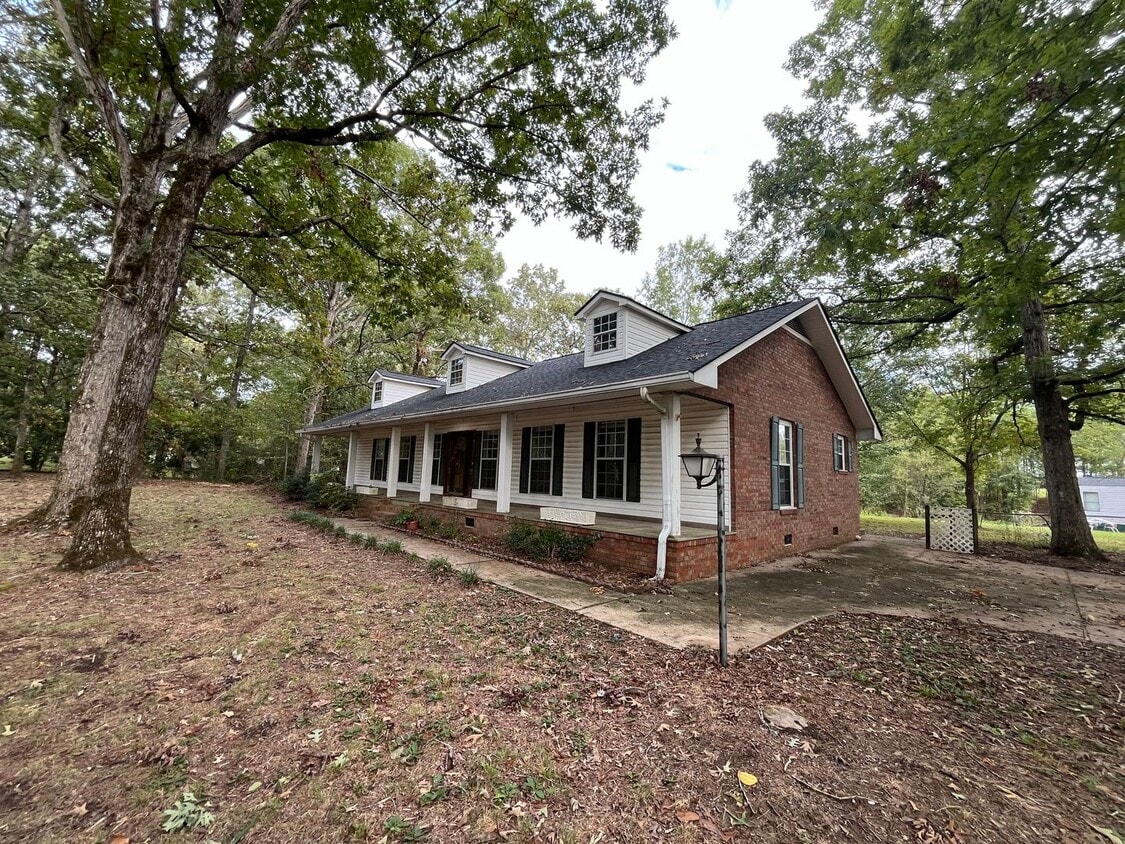 Primary Photo - 3 Bedrooms, 2 Bathrooms - Home in Armuchee!!