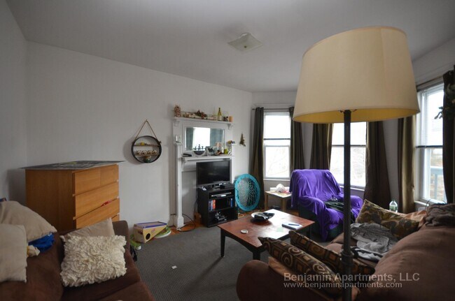 Building Photo - 530 Cambridge St