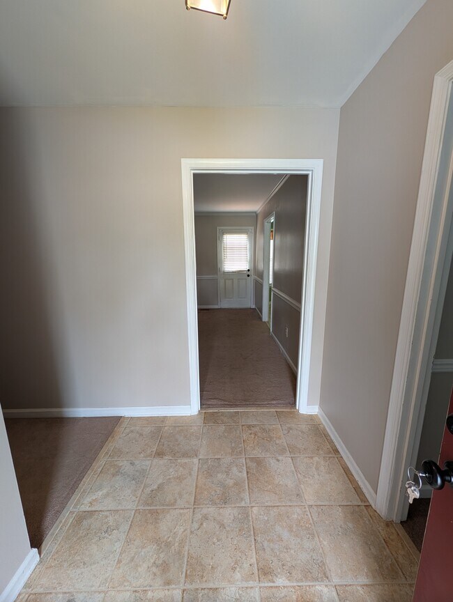 Foto del edificio - 229 Telford Dr