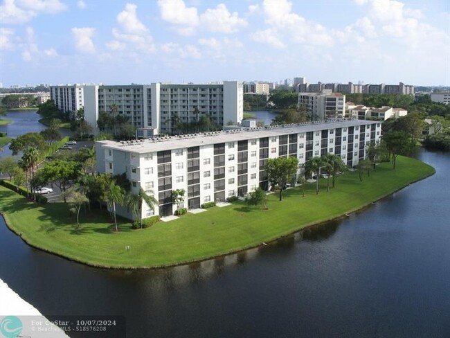 Foto del edificio - 2236 N Cypress Bend Dr