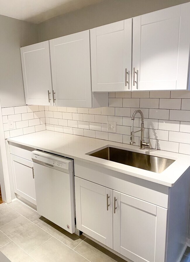 Foto del edificio - 4425 Westlawn Dr