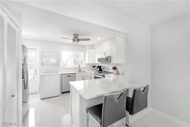 Foto del edificio - 1100 8th Ave S