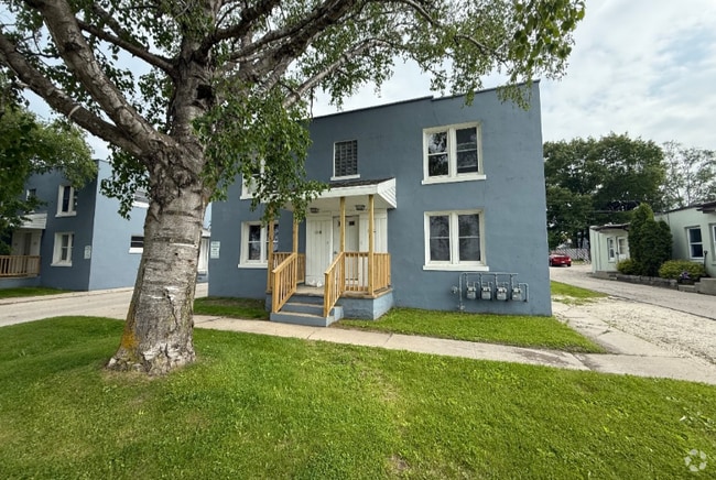 Building Photo - 1609 Dewey St