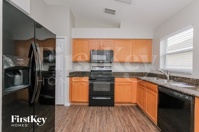 Foto del edificio - 12007 Butler Woods Cir