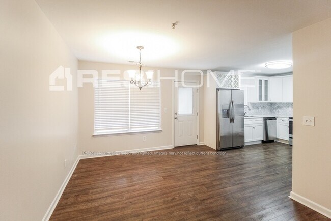 Building Photo - 211 Coral Cir