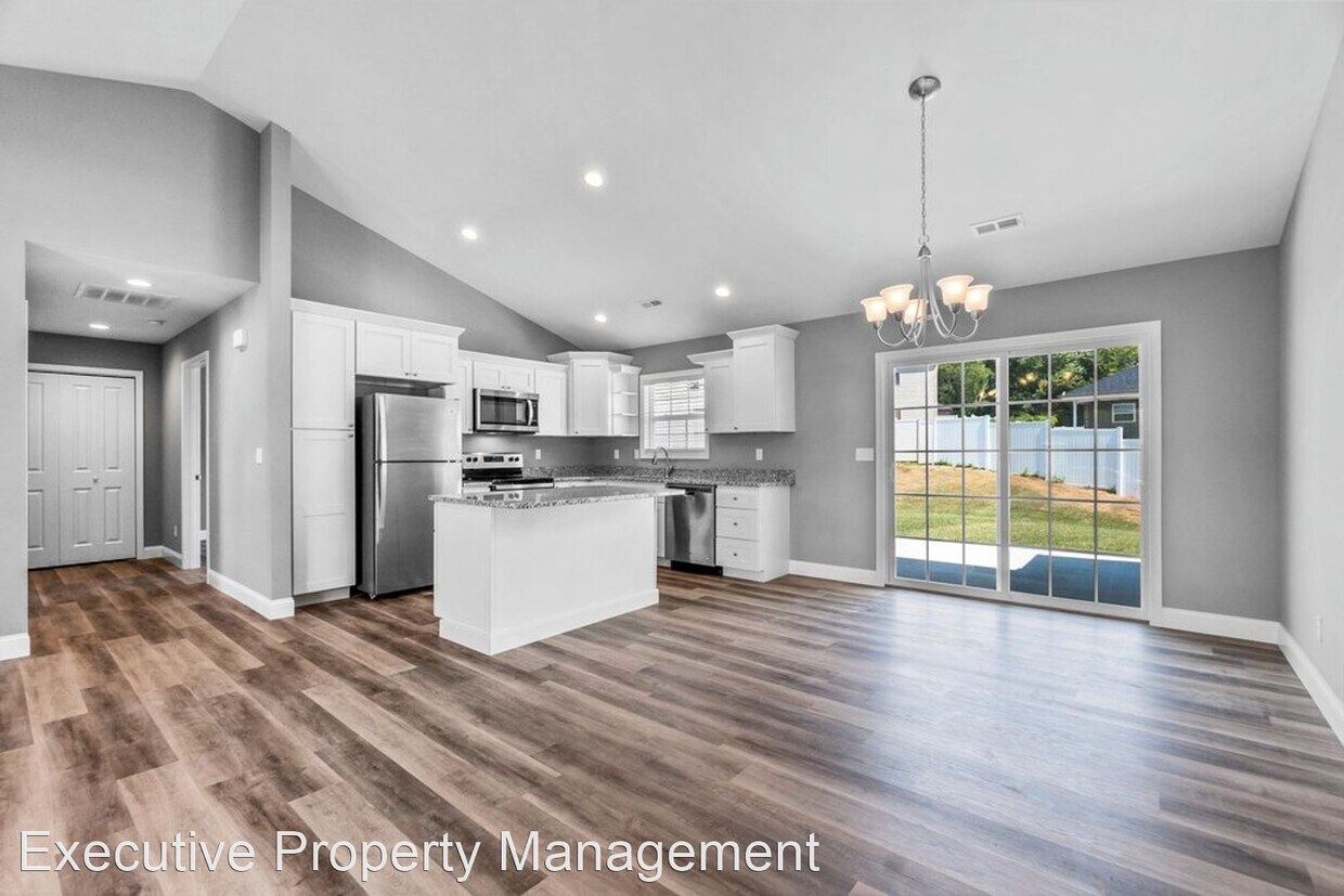 3 br, 2 bath House 2582 Silversmith Ct House Rental in Cape