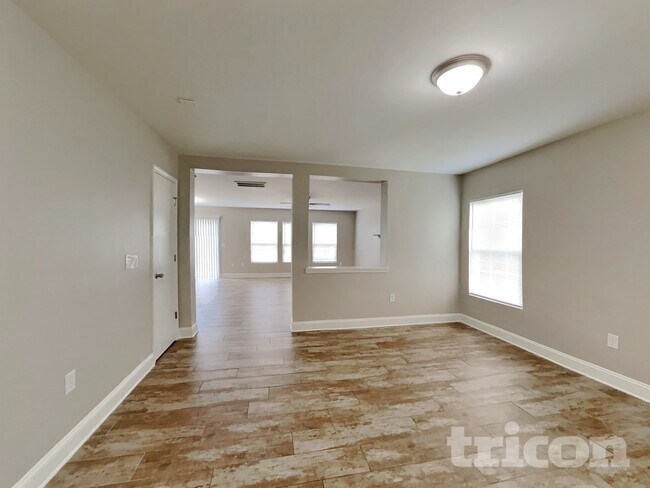 Foto del edificio - 4306 Red Hook Rd