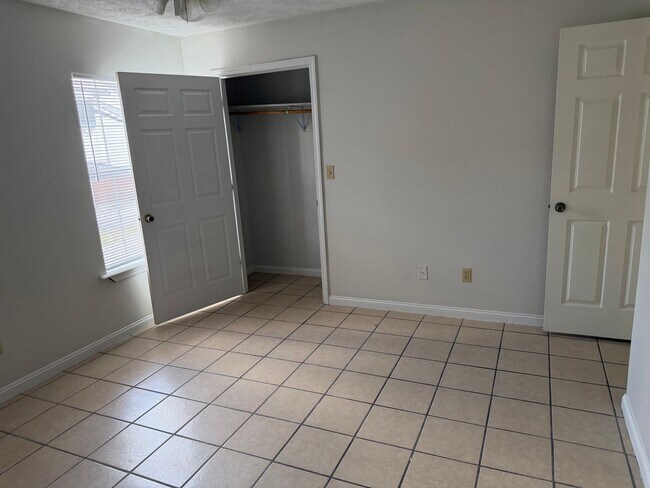 Building Photo - 10556 Highway 363