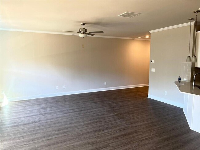 Foto del edificio - 6185 Colston Ln