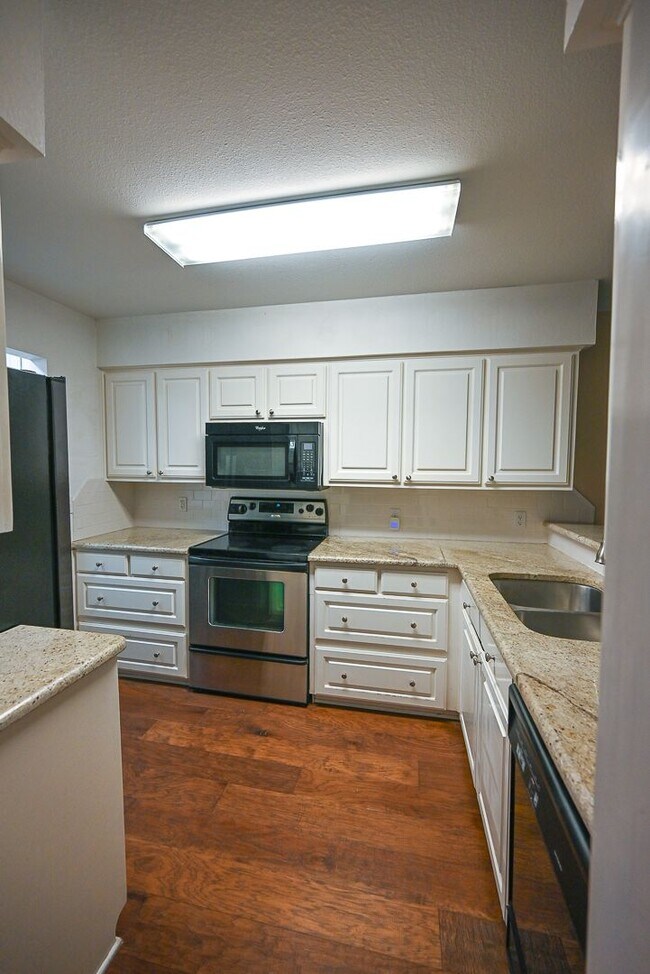 Foto del edificio - Beautiful 3 bedroom 2 bath Runaway Bay,  TX