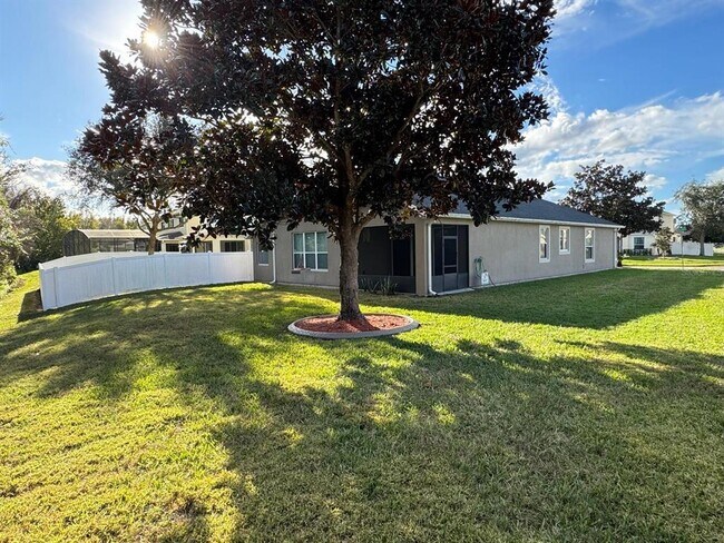 Foto del edificio - 1268 Toluke Point