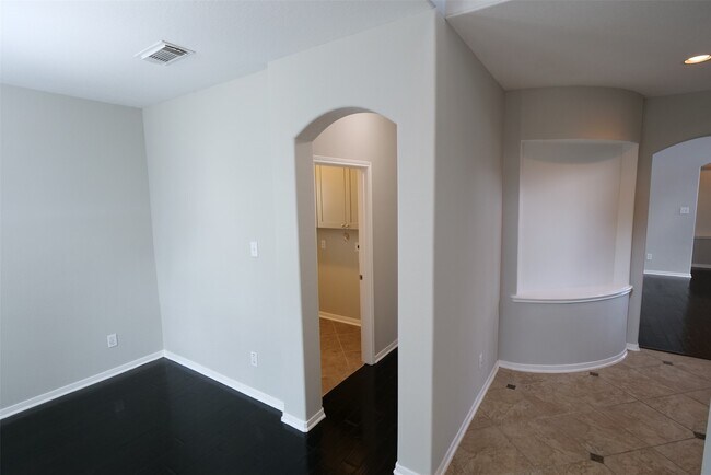 Foto del edificio - 26814 Harwood Heights Dr