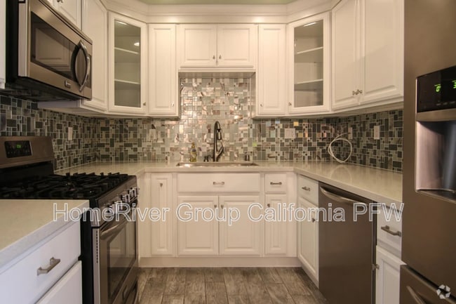Building Photo - 31569 Lindero Canyon Rd