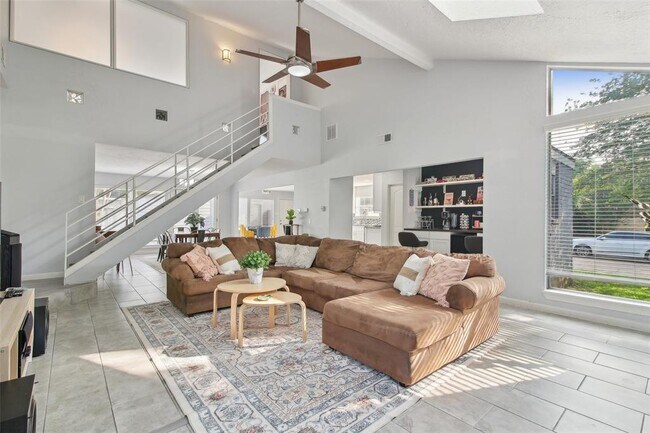 Foto del edificio - 14115 Briarhills Pkwy