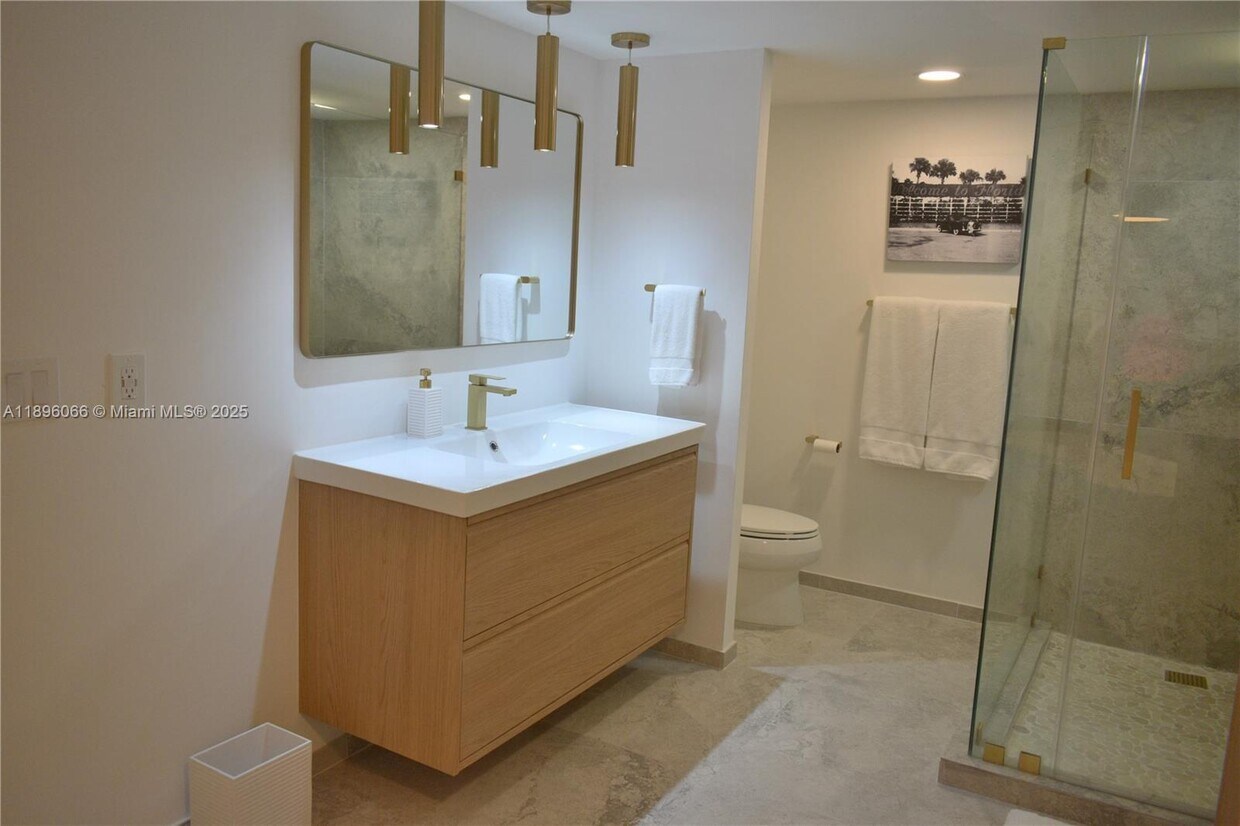 Foto principal - 1865 S Ocean Dr