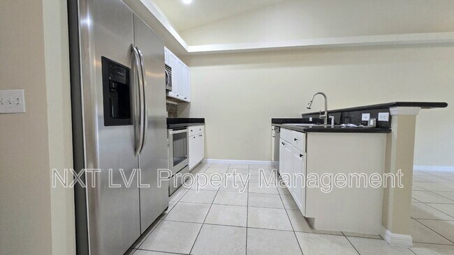 Foto del edificio - 301 NE 24th Ave