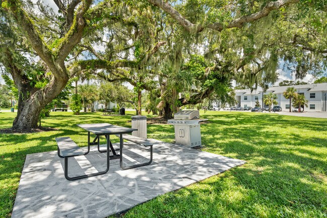 Foto del edificio - Legacy Oaks Apartments
