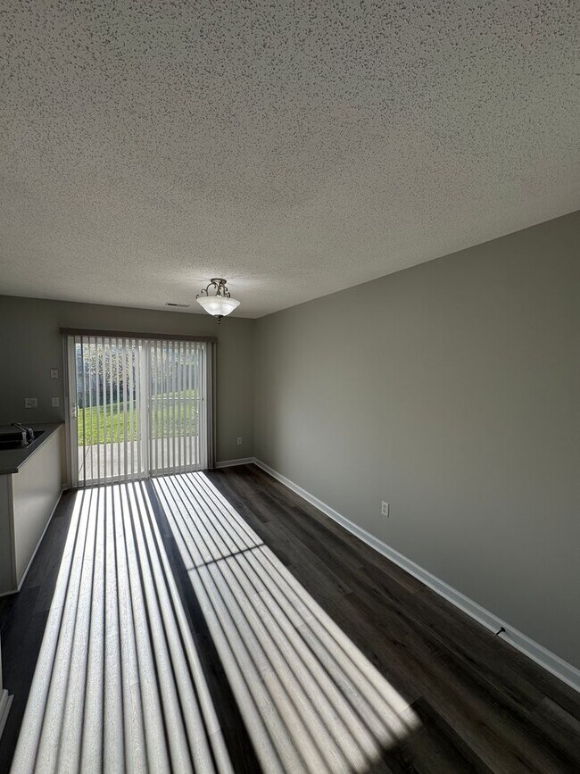 Foto del edificio - 2-Bedroom Townhouse in Harrisonburg