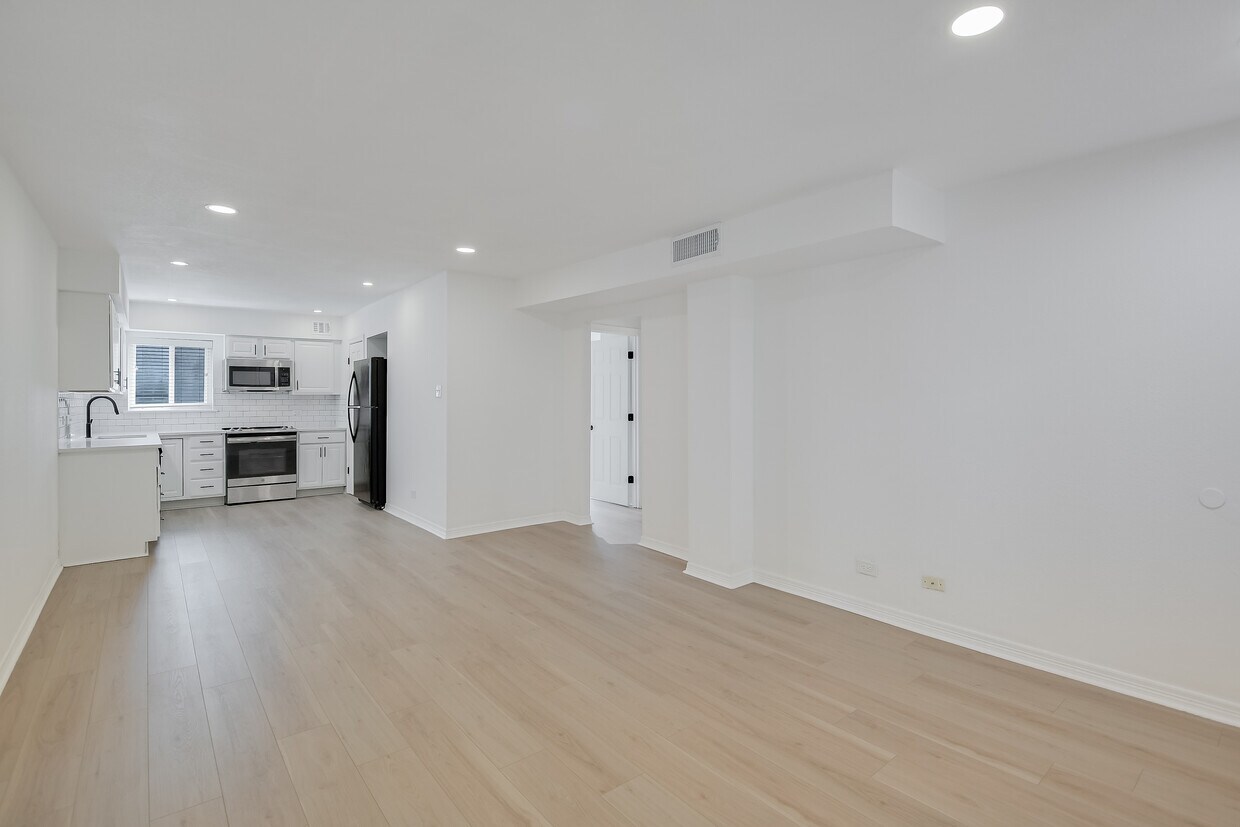 Primary Photo - 255 E Rampart Dr