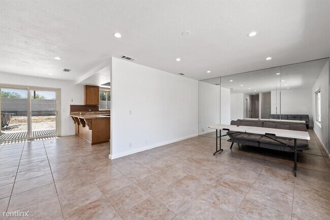 Foto del edificio - 2 br, 2 bath House - 67115 Peineta Rd