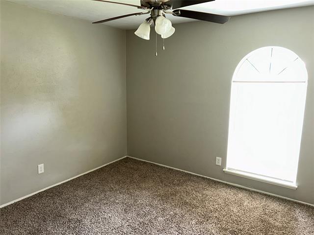 Building Photo - 3306 Meadow Oaks Dr
