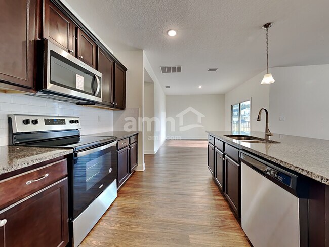 Building Photo - 106 Olivewood Pl