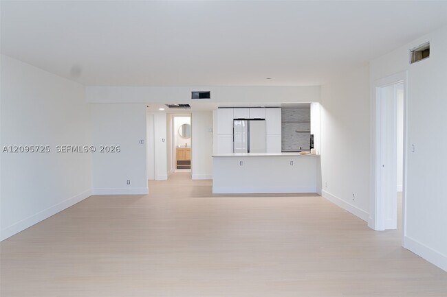 Building Photo - 3051 N Course Dr