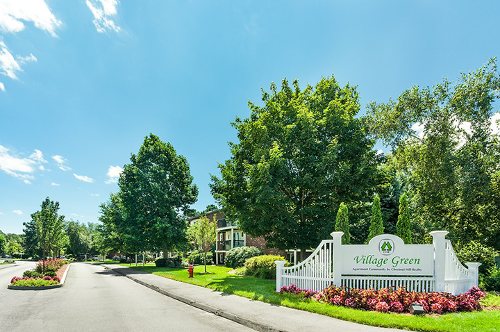 Entrada de la propiedad - Village Green Apartments