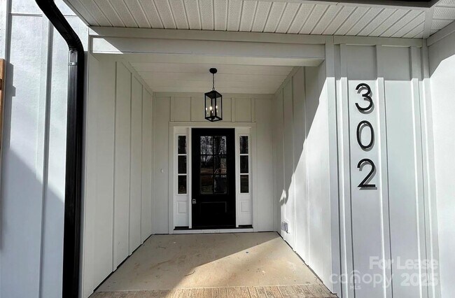 Foto del edificio - 302 Lester Davis Rd