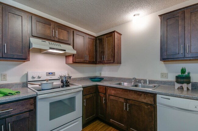 Foto del edificio - 2000 College Heights Rd