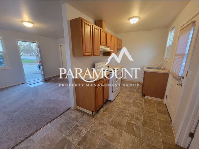 Building Photo - Cozy studio located in downtown Bremerton