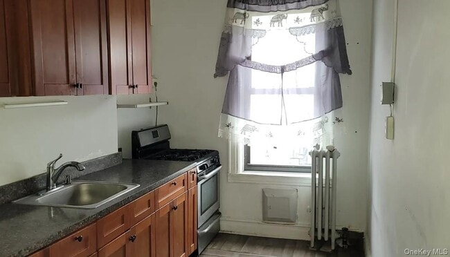 Building Photo - 43-17 57th St