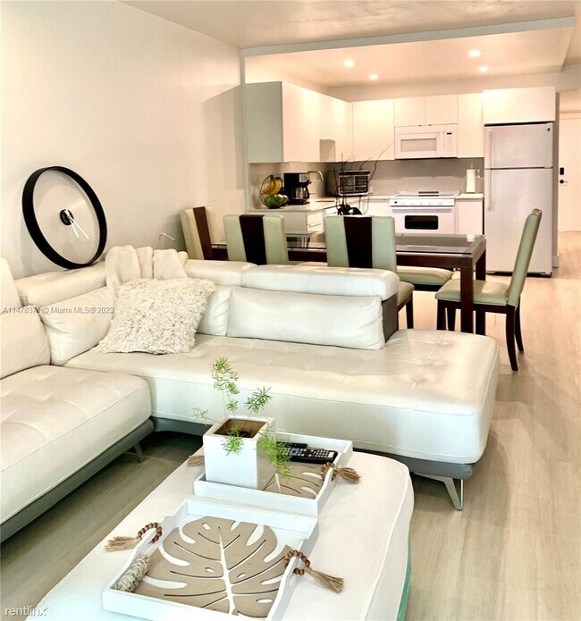 Building Photo - 3 br, 2 bath House - 240 Galen Dr Apt 206