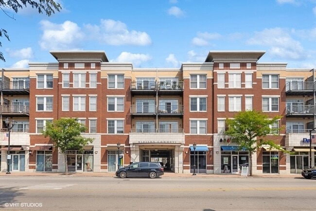 Building Photo - 7243 Madison St