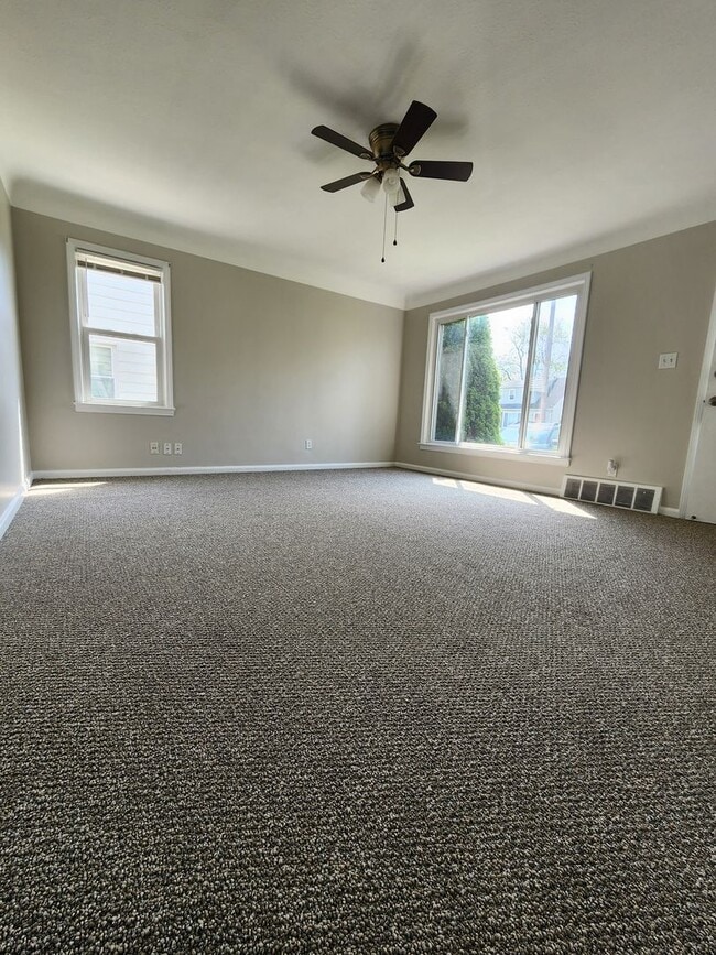 Foto del edificio - Gorgeous 3 Bedroom Home For Rent in Garfie...