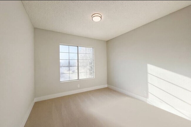 Foto del edificio - 37740 Duffel St