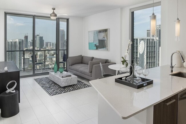 Building Photo - Solitair Brickell Apartments