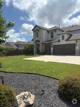 Building Photo - 2904 Fallcrest Bnd