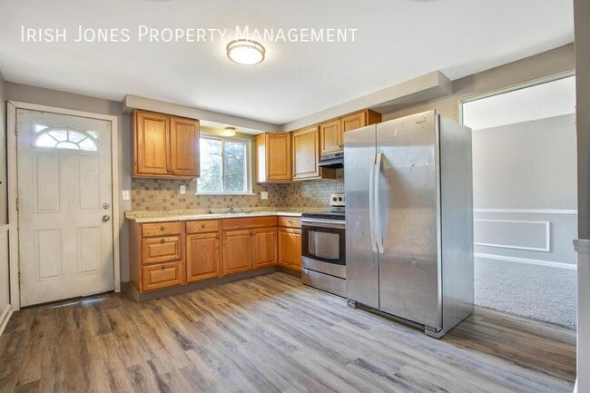 Building Photo - 5700 Glendale Dr