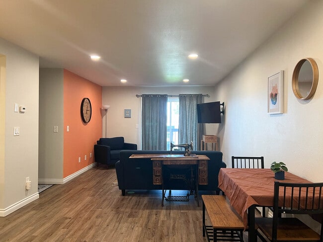 Building Photo - 4650 Reka Dr