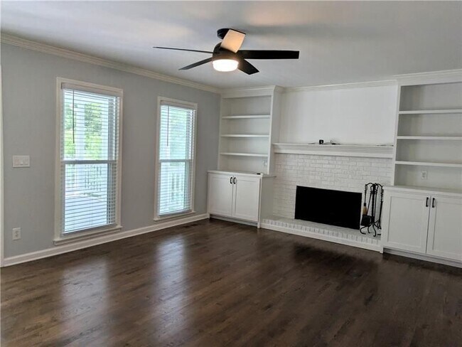 Foto del edificio - 220 Indian Hills Ct