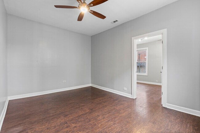 Foto del edificio - 2619 W Hirsch St