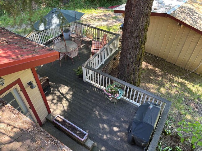 Building Photo - Unique fully furnished 1-2 bedroom property secluded on Newtown Road ten minutes from Placerville!