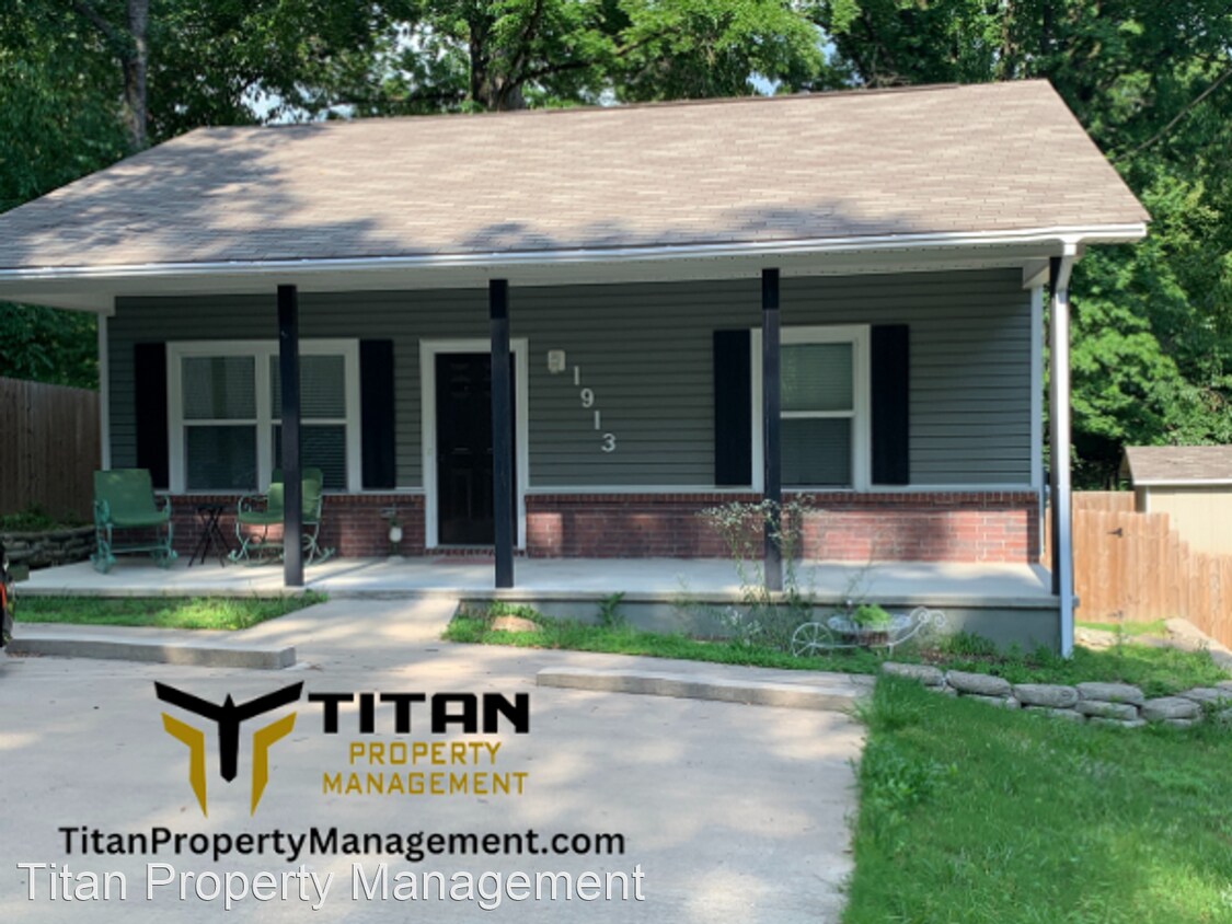 Primary Photo - 2 br, 1.5 bath House - 1913 Sagecrest St.